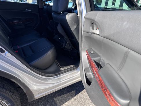 Used 2010 Honda Accord Crosstour EX-L image 19