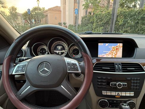 Used 2013 Mercedes-Benz C 250 image 25