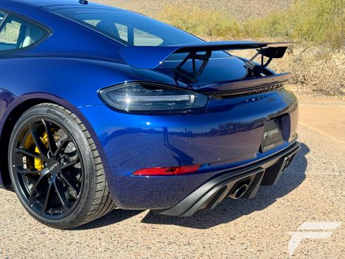 Used 2021 Porsche 718 Cayman GT4 RWD image 30