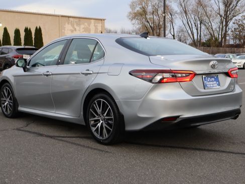 Used 2023 Toyota Camry XLE image 6