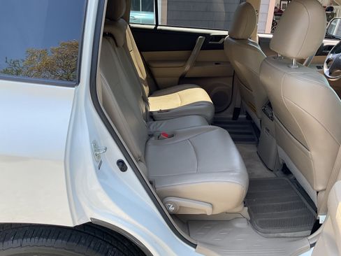 Used 2010 Toyota Highlander 4WD SE image 8