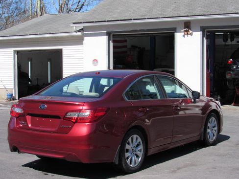 Used 2015 Subaru Legacy 2.5i Premium AWD/4WD image 5