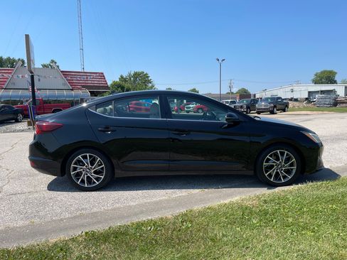 Used 2019 Hyundai Elantra Limited image 5