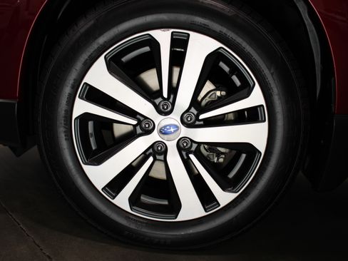 Used 2018 Subaru Outback 3.6R Limited AWD/4WD image 11
