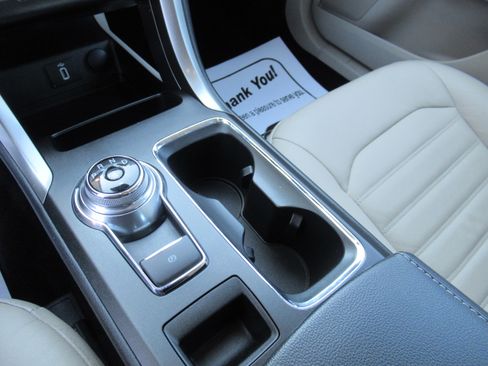 Used 2017 Ford Fusion SE image 17