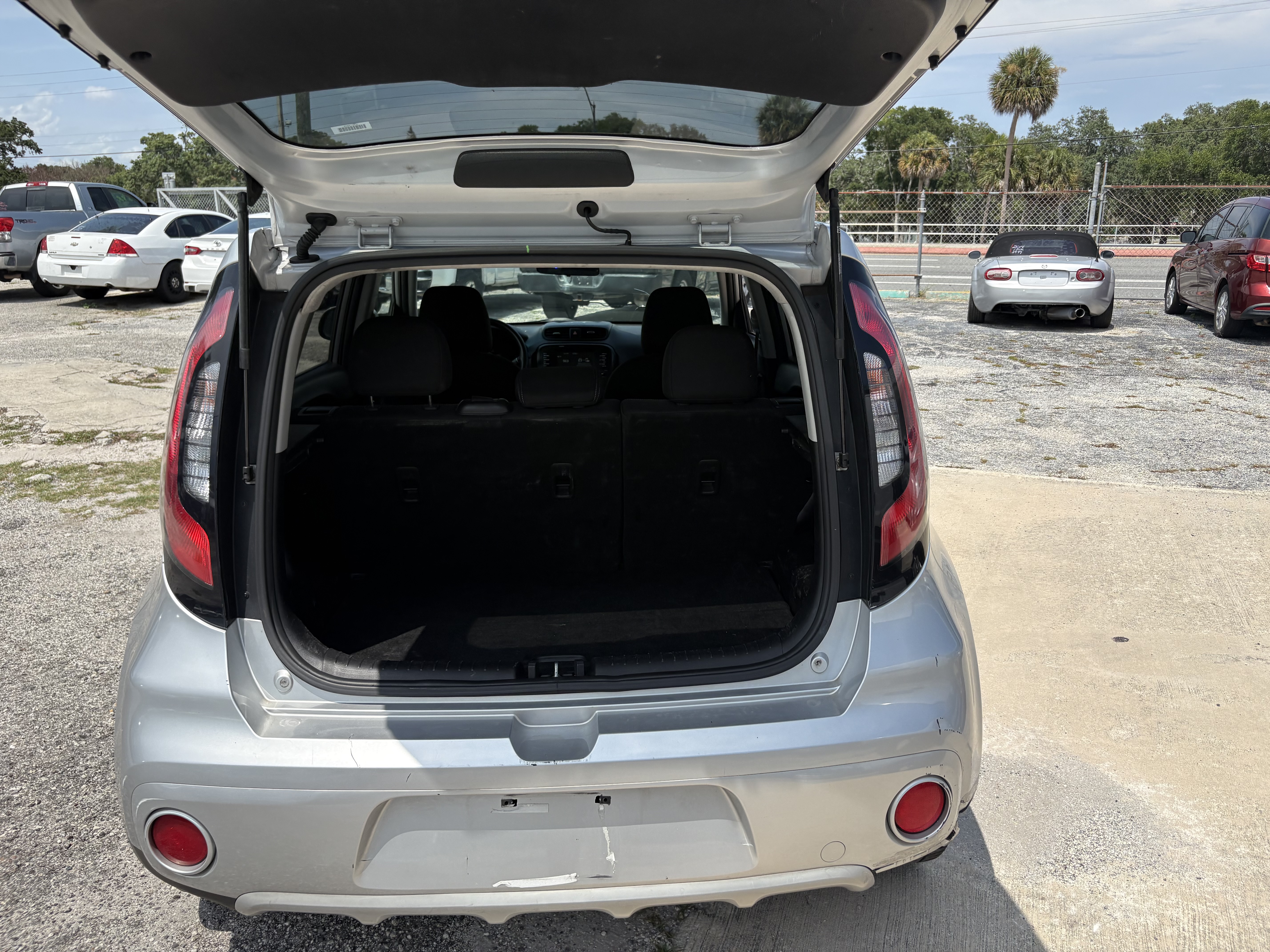 Used 2019 Kia Soul + FWD image 8