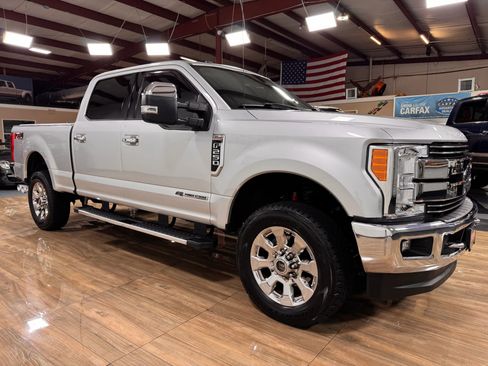 Used 2017 Ford F250 Lariat image 3