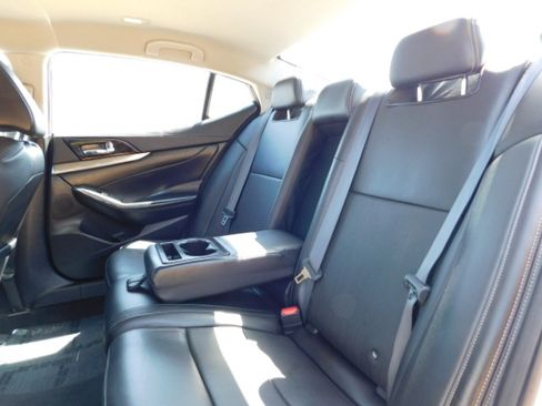 Used 2023 Nissan Maxima SV FWD image 19