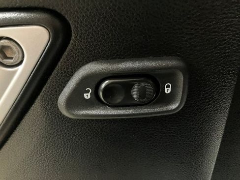 Used 2014 Jeep Wrangler Unlimited Rubicon image 9