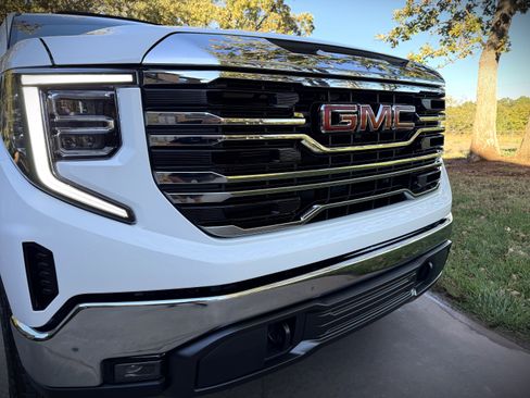 Used 2025 GMC Sierra 1500 SLT image 10