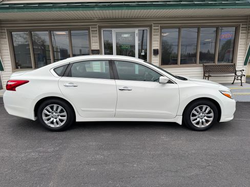 Used 2017 Nissan Altima 2.5 S FWD image 1