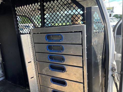 Used 2014 Ford E-350 and Econoline 350 image 9