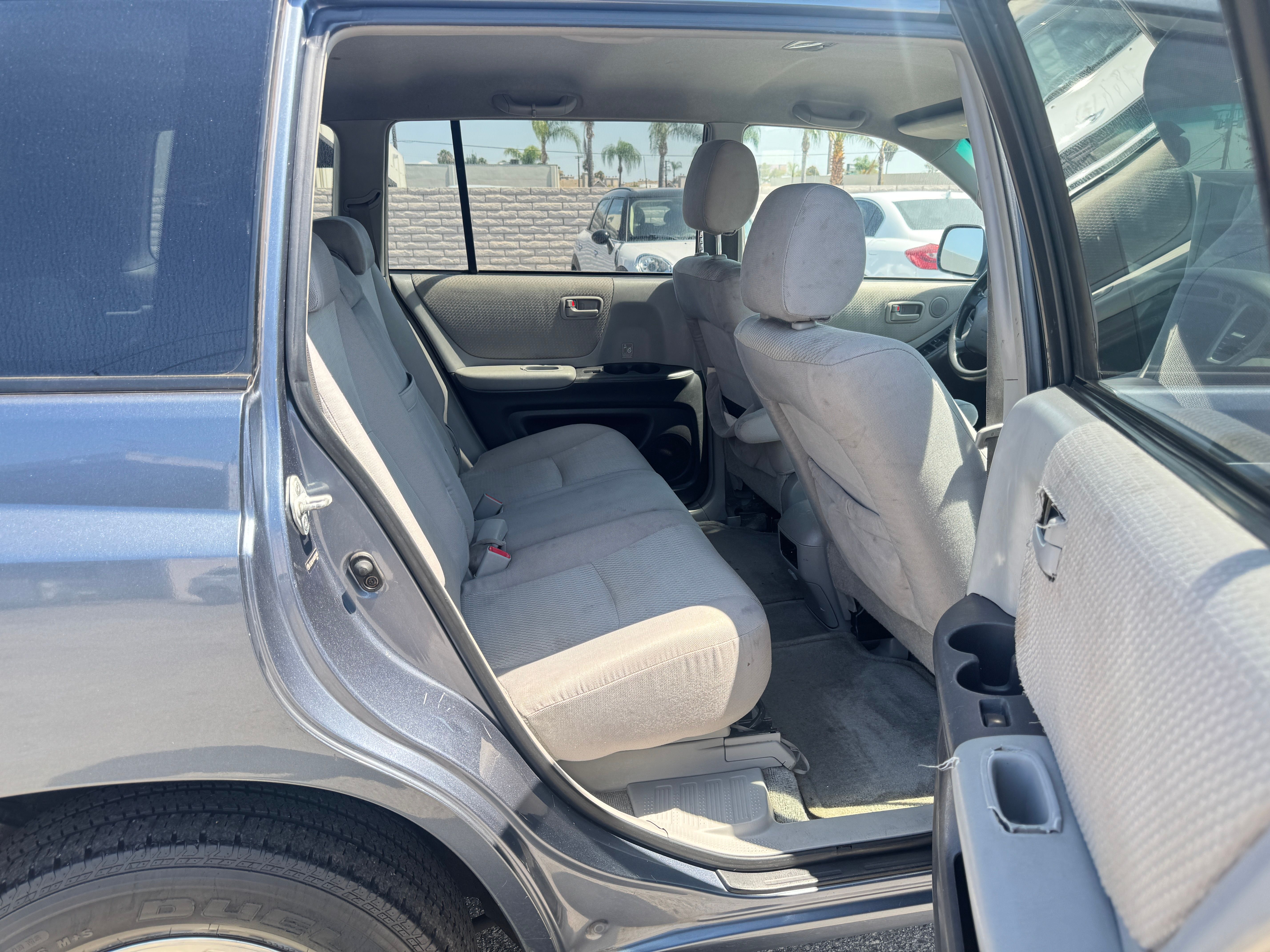 Used 2004 Toyota Highlander w/ 3rd Row FWD image 20