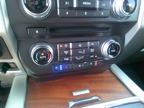 Used 2018 Ford F150 King Ranch image 20