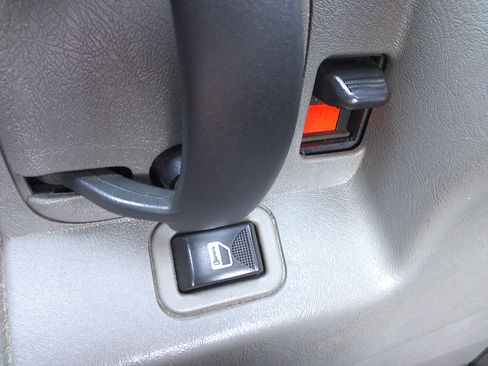 Used 2019 Chevrolet Express 2500 image 16