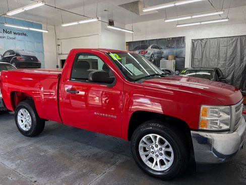 Used 2012 Chevrolet Silverado 1500 2WD Regular Cab image 9