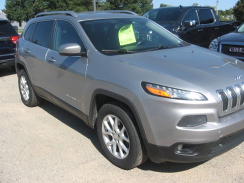 Used 2014 Jeep Cherokee Latitude image 3