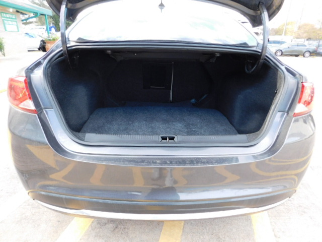 Used 2016 Chrysler 200 Limited FWD image 6