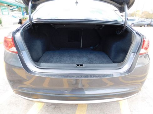 Used 2016 Chrysler 200 Limited image 6