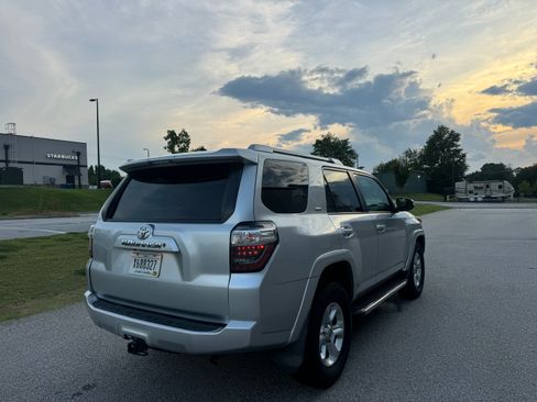 Used 2017 Toyota 4Runner 2WD image 6