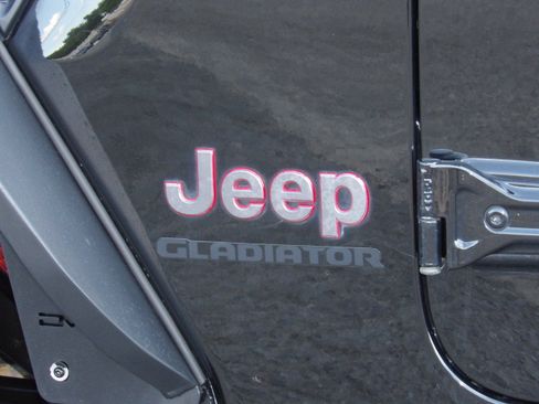 Used 2021 Jeep Gladiator Rubicon AWD/4WD image 21