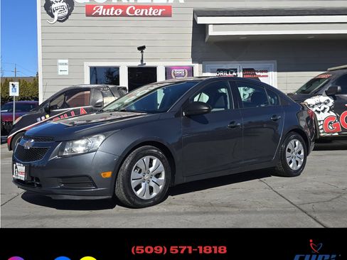 Used 2013 Chevrolet Cruze LS image 3
