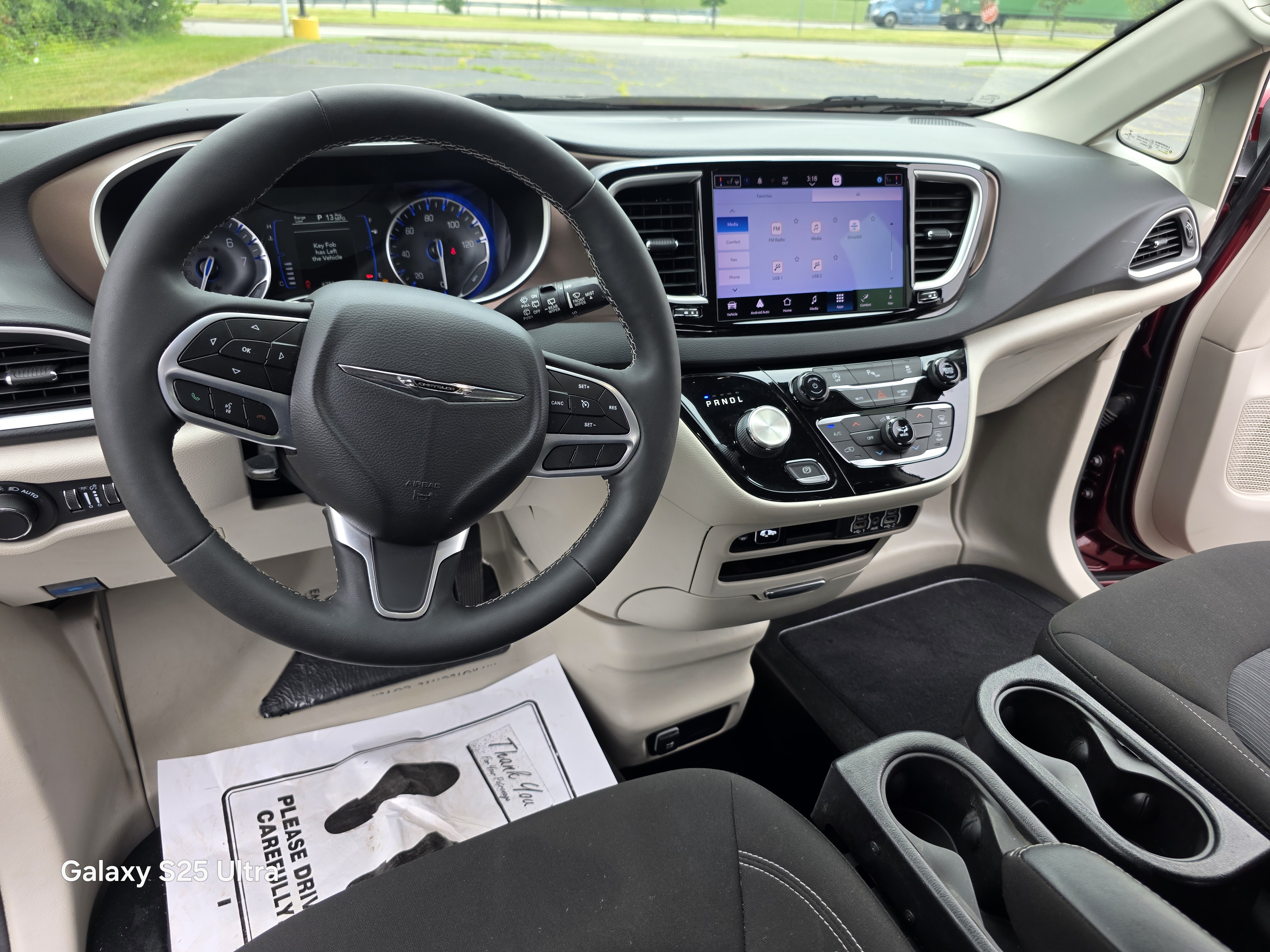 Used 2023 Chrysler Voyager LXi FWD image 32