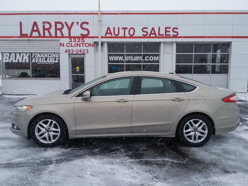 Used 2015 Ford Fusion SE image 33