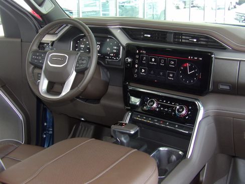Used 2026 GMC Sierra 1500 4x4 Crew Cab Denali image 32