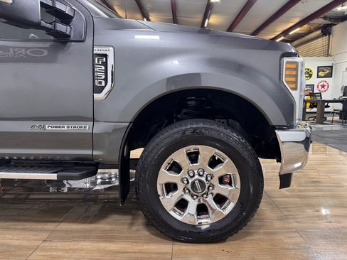 Used 2019 Ford F250 Lariat w/ Lariat Ultimate Package image 4