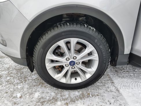 Used 2018 Ford Escape SE image 19