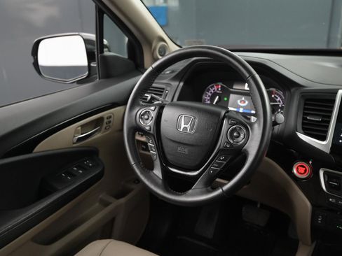 Used 2016 Honda Pilot Touring image 25
