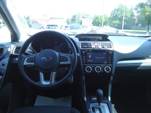 Used 2017 Subaru Forester 2.5i Premium AWD/4WD image 8