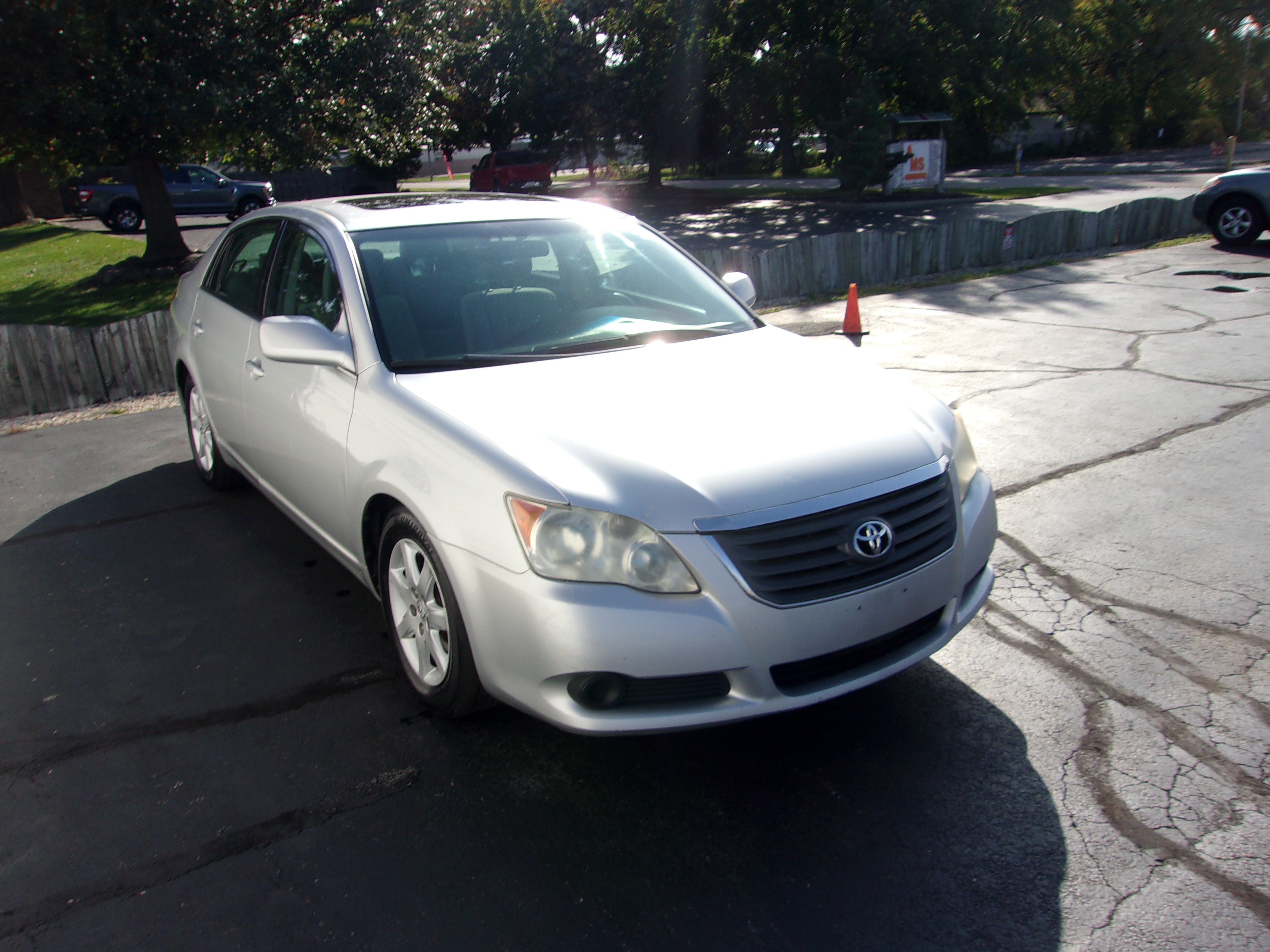 Used 2008 Toyota Avalon XL FWD image 2