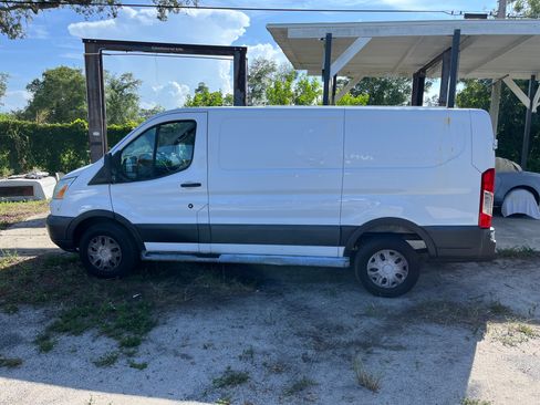 Used 2015 Ford Transit 250 image 3