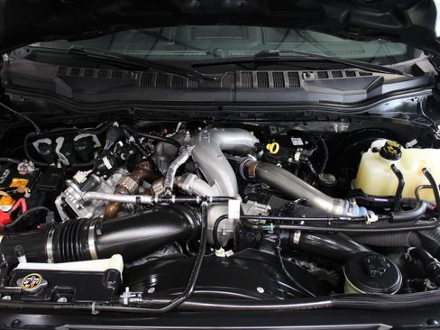 Used 2021 Ford F250 Lariat image 13