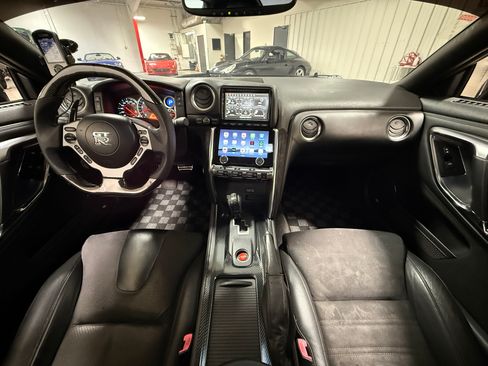 Used 2009 Nissan GT-R Premium AWD/4WD image 29