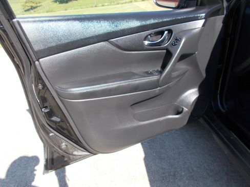 Used 2020 Nissan Rogue AWD image 5