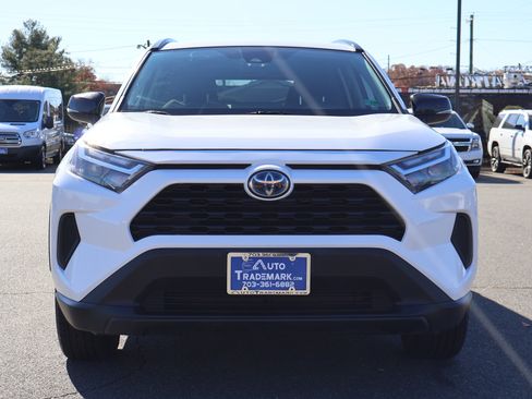 Used 2022 Toyota RAV4 XLE image 3