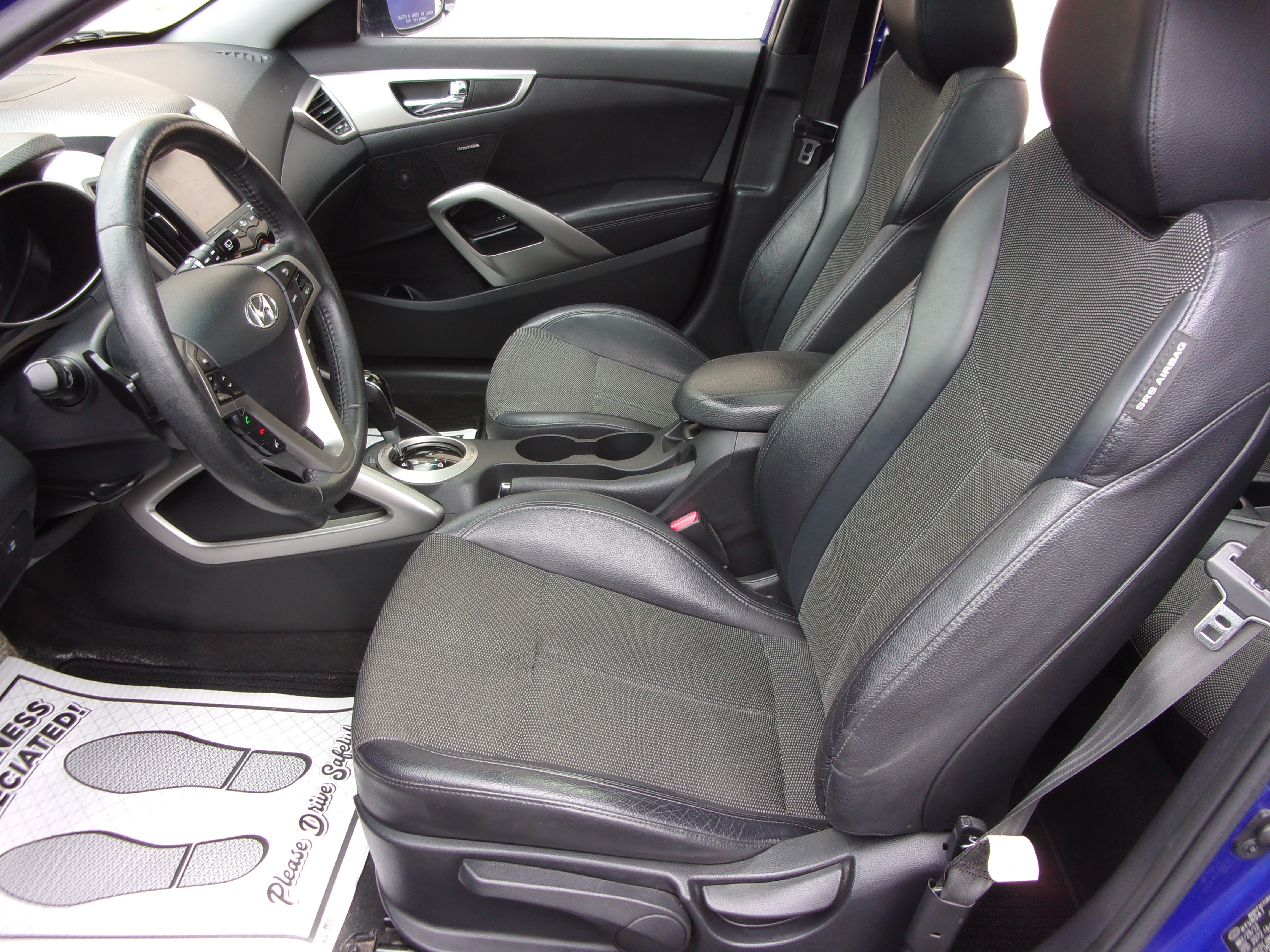 Used 2013 Hyundai Veloster w/ Style Package FWD image 8