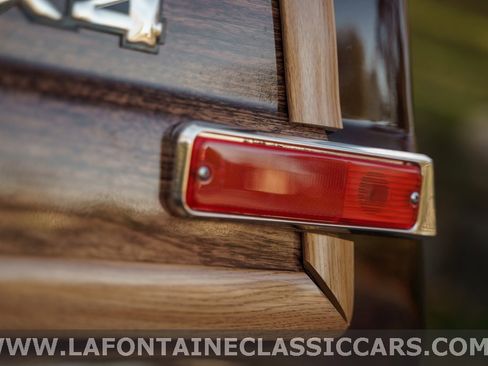 Used 1991 Jeep Grand Wagoneer image 29