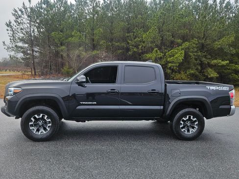 Used 2021 Toyota Tacoma image 2