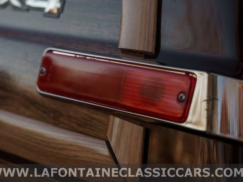 Used 1991 Jeep Grand Wagoneer image 32