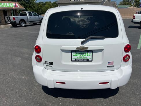 Used 2010 Chevrolet HHR LS FWD image 12