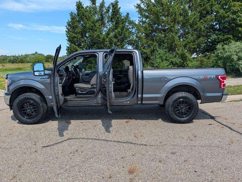 Used 2018 Ford F150 XLT AWD/4WD image 11