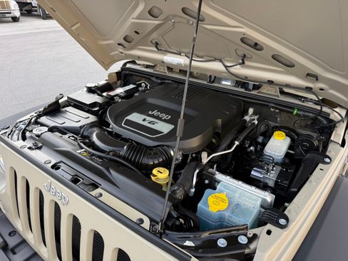 Used 2018 Jeep Wrangler Unlimited Sport S AWD/4WD image 22