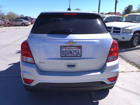Used 2018 Chevrolet Trax LS image 6
