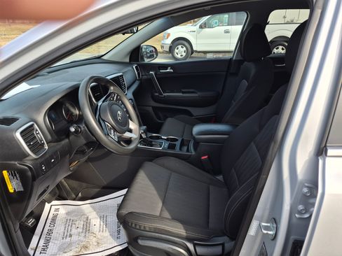 Used 2020 Kia Sportage LX image 6