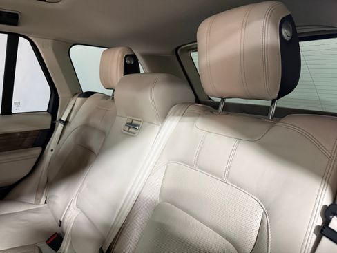 Used 2019 Land Rover Range Rover HSE image 30