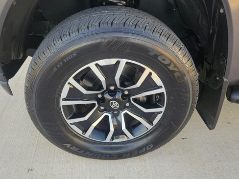 Used 2021 Toyota Tacoma image 8